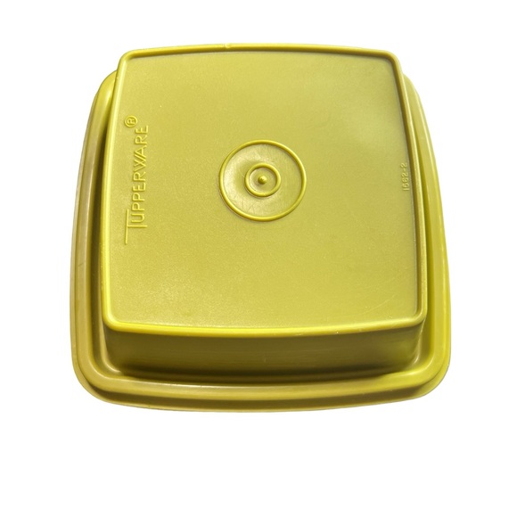 Tupperware Pic-a-Dillo vintage 1970’s pickle Keeper Avocado Green - Picture 7 of 9